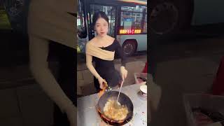 Enjoying delicious food - 纵览美食直播 2025\/10\/21 22:46:11