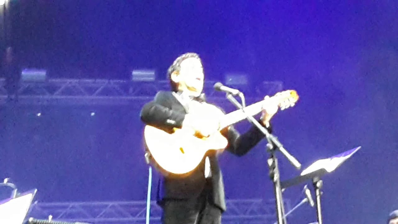 Juan Diego Florez - O Sole mío (con guitarra)