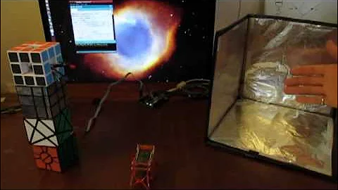 BoxBug Demo (Moving an Inchworm with a 3D Capacitive Sensor)