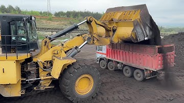Huge Caterpillar 992G Wheel Loader Loading Trucks With One Pass - Sotiriadis/Labrianidis Mining