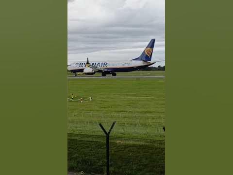 Ryanair 737 MAX 8 #shorts - YouTube