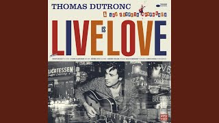 Miniatura del video "Thomas Dutronc - Mademoiselle (Live in Mérignac / 2018)"