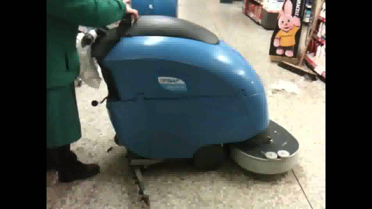 Демонстрация поломоечной машины Fimap SMx75 в супермаркете