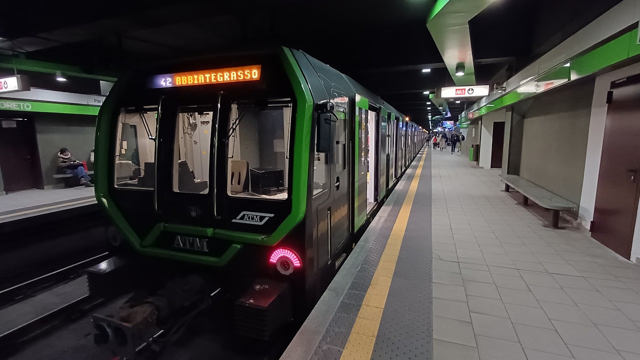 Treni sulla Metro di Milano linea 1 e 3 - Dicembre 2025