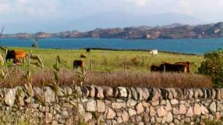 I Followed You Down - Rodney Brown
Song from my North Land CD with photos from the Scottish Highlands and London during my quest to retrace the footsteps of my home towns namesake William McGillivray. I Followed You Down - Rodney Brown