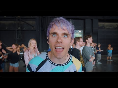 Waterparks Releases "Peach (Lobotomy)" Video