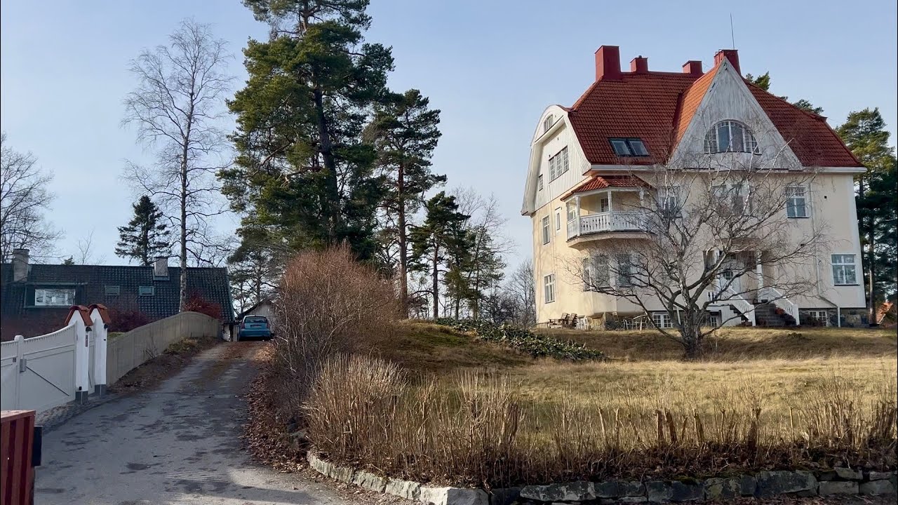Stockholm Walks: Djursholm in early spring.