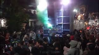 Faskho Sengox Blitar Putar DJ Andalan Di Depan Panggung Penghormatan Karnaval Bendosewu Talun Blitar
