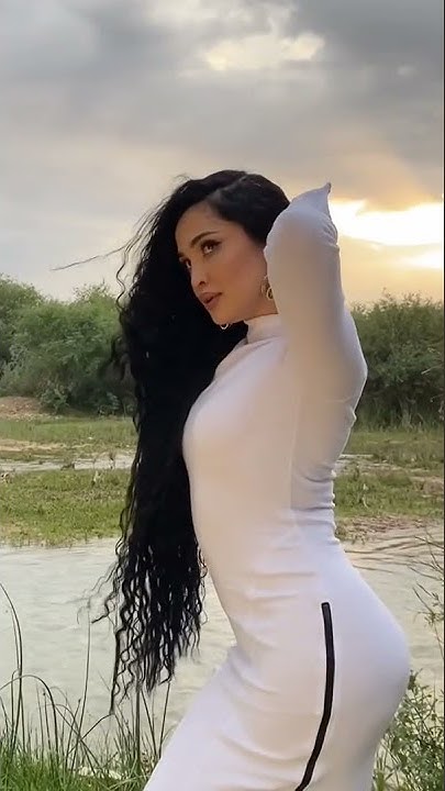 Luiza Rasulova купальнике