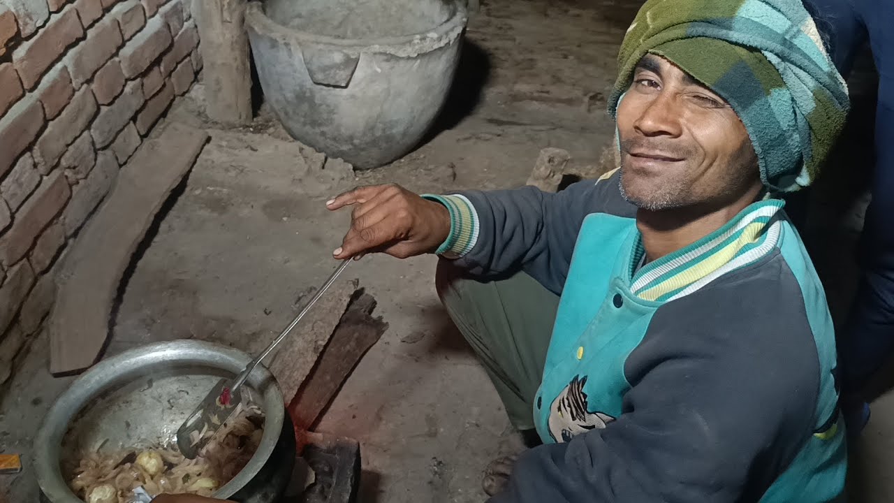 Gaav ke comedian ne banaya chicken 😂