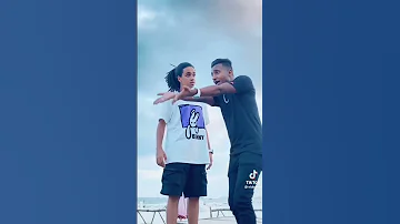 شوفنا ميسي واخذنا صوره 