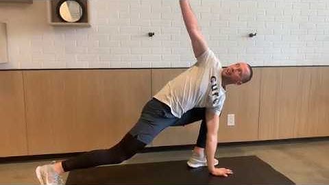 T-Spine Lunge Rotation