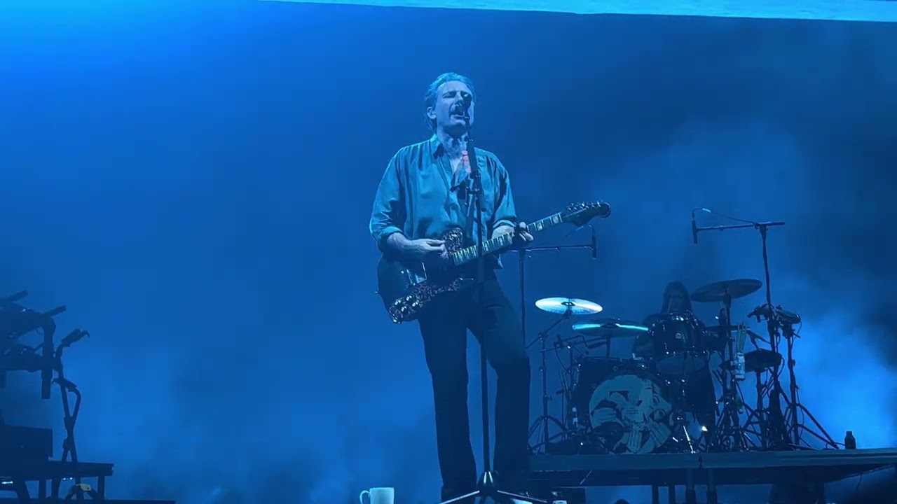 Franz Ferdinand - Build it Up (Live in Dubai), 13Dec25