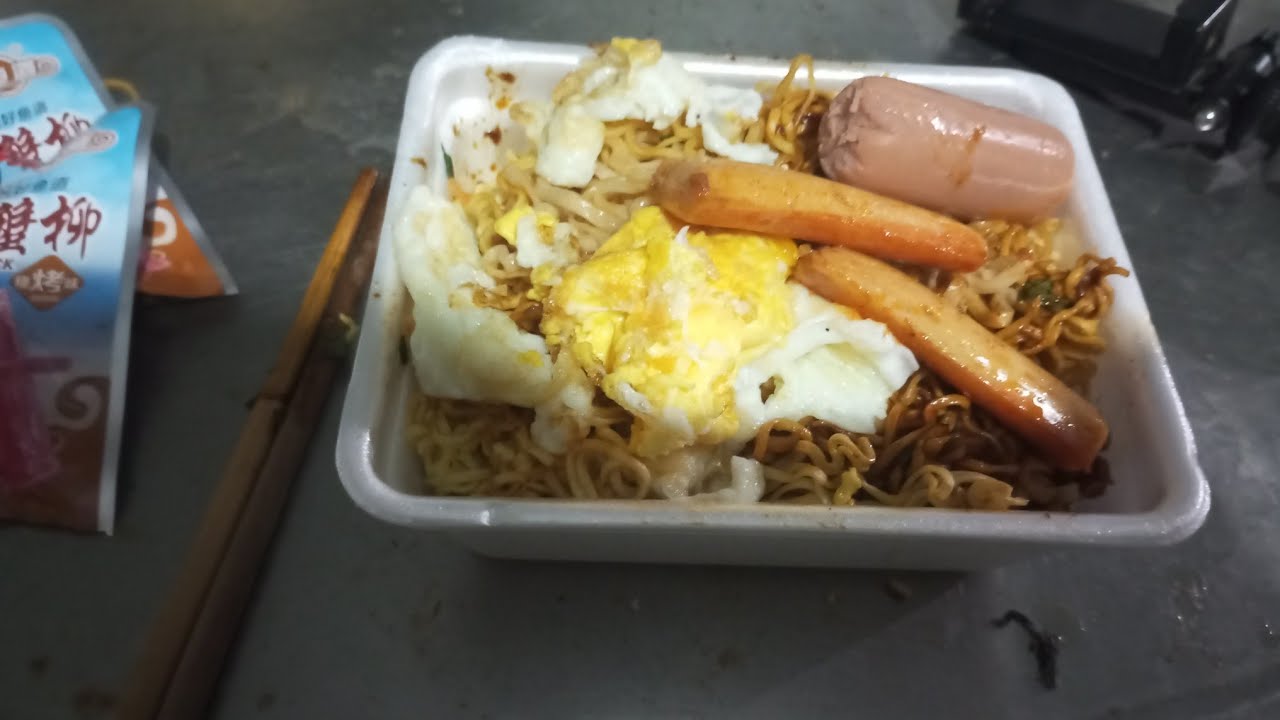 THỬ NẤU MỲ TRỘN TƯƠNG ĐEN CỦA VIFON 