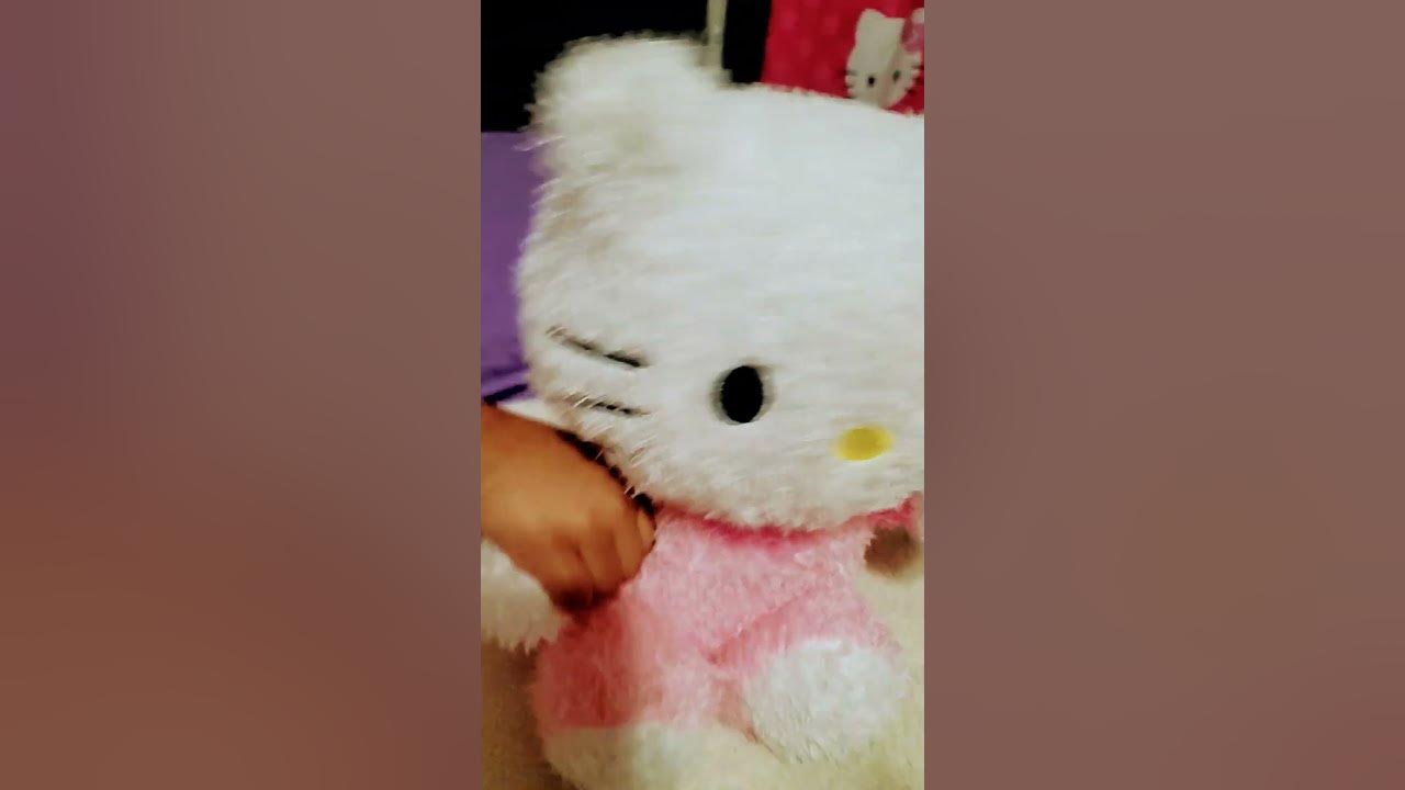 Hello kitty danceing - YouTube