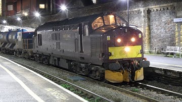 Clifton Down, Bristol; Colas RHTT 3S59 with hired in WCRC 37668. 20 November 2022.