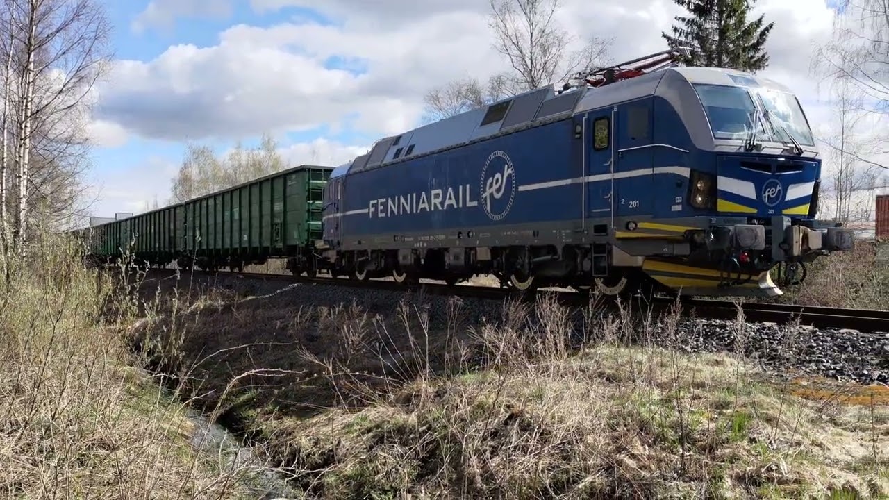 Tavarajuna T 7172 Seikun sahalta ja Aittaluodosta Kouvolaan, kuvattu Filpuntien läheisyydestä (4K)