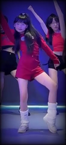 Little girls dance - YouTube