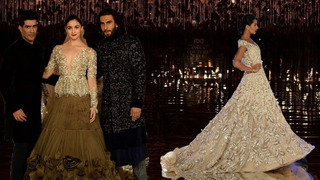 Alia Bhatt & Ranveer Singh Walk For Manish Malhotra | India Couture Week 2017