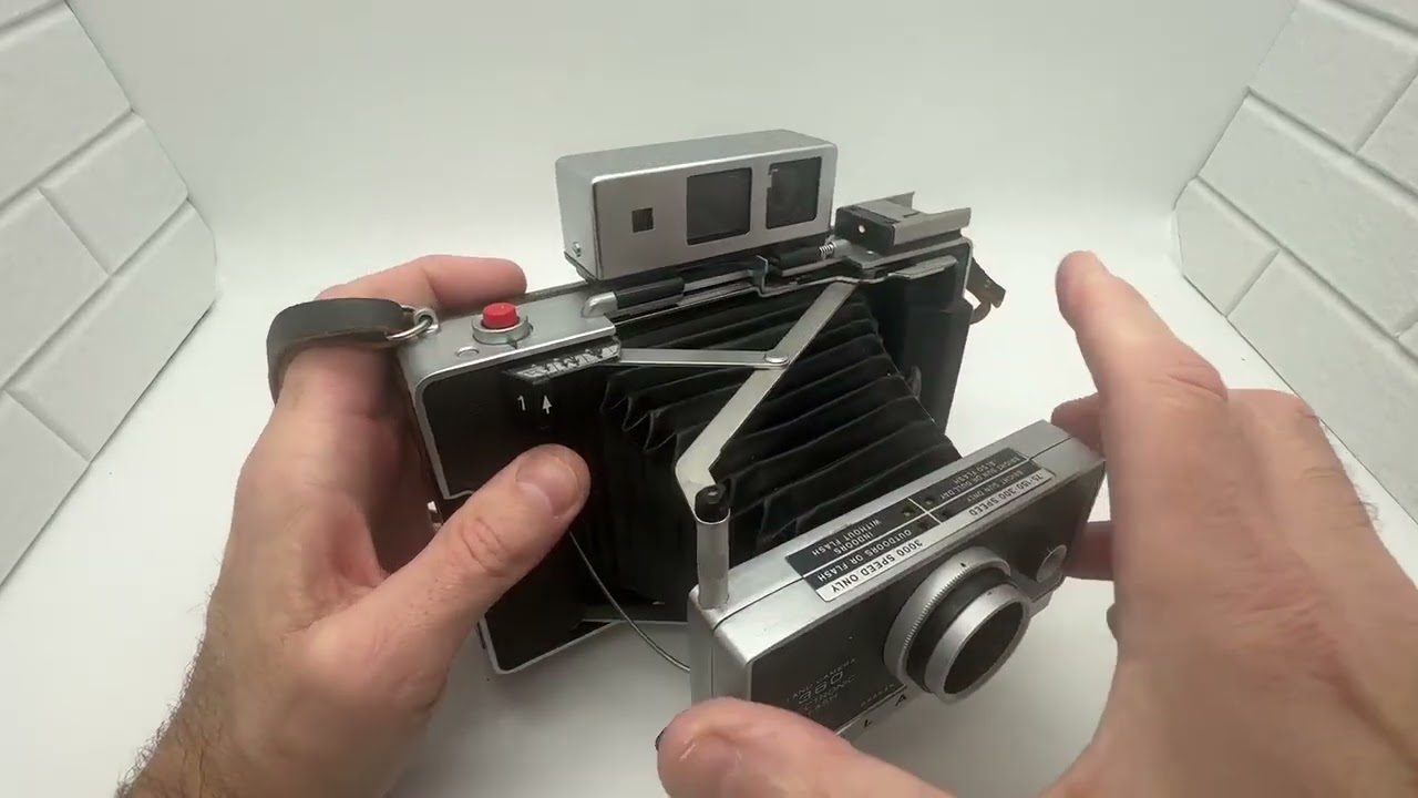 Vtg Polaroid 360 Land Camera w/ Cover -Zeiss Range & View Finder West Germany