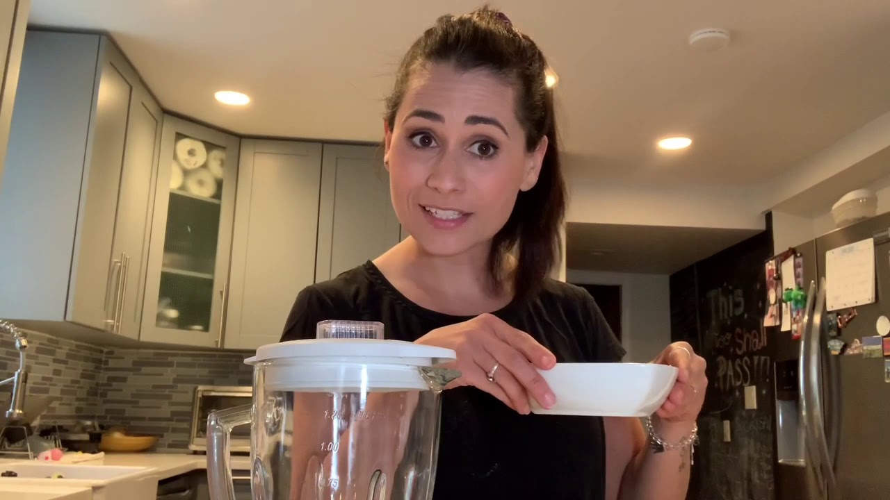 Gabby Bakes the Perfect Cake. - YouTube
