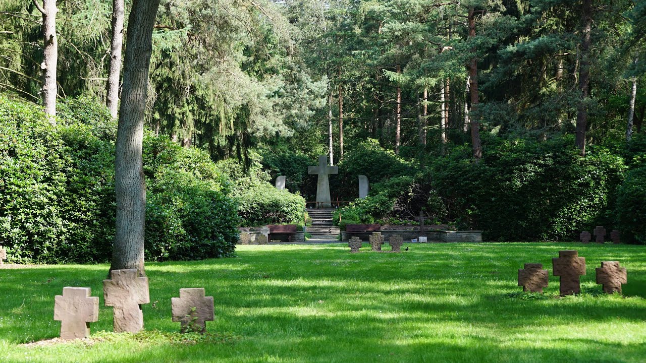 Themenrundgang: Vom Lagerfriedhof zur 