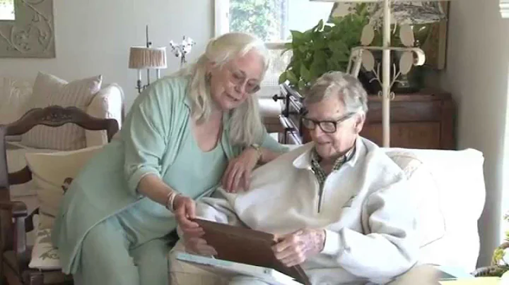 Earl Hamner accepts the Will Geer Humanitarian Awa...