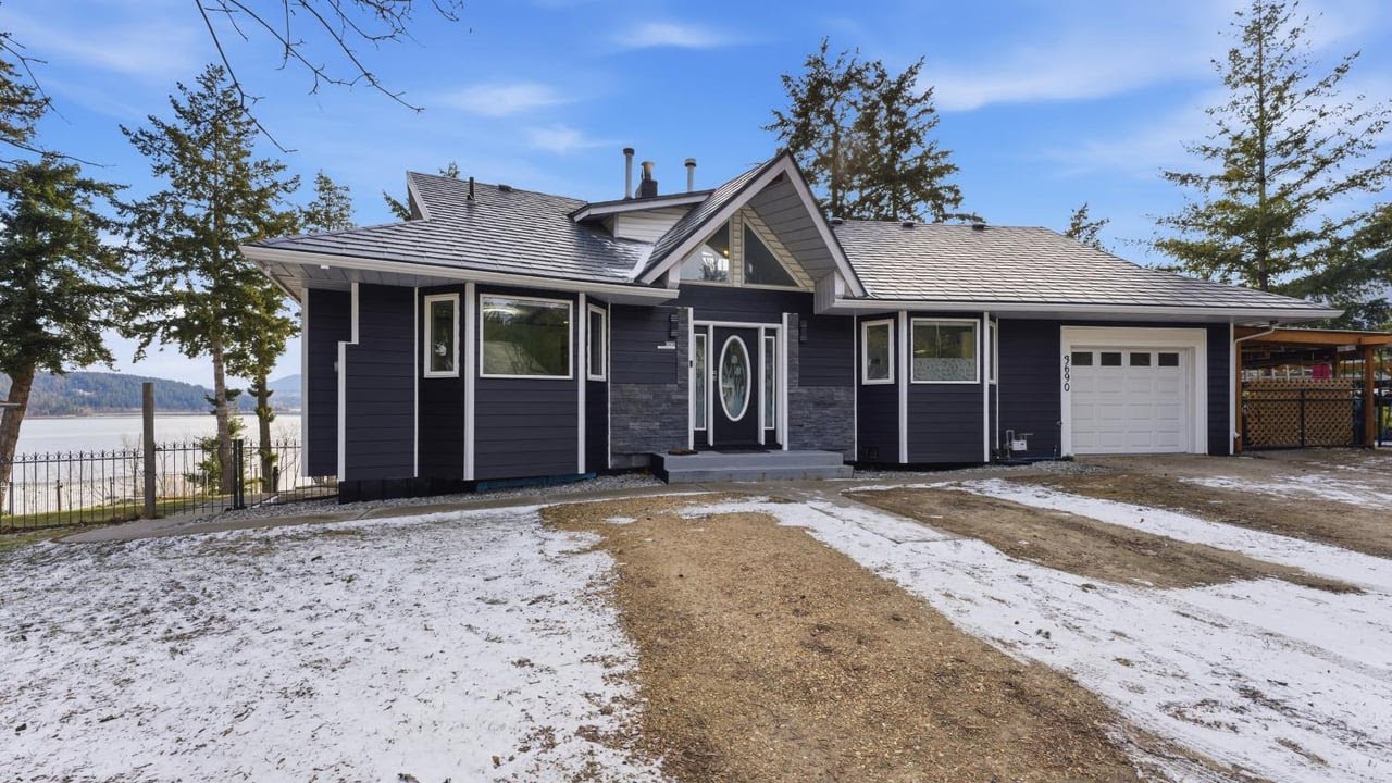 3690 Southview Rd, Tappen, BC