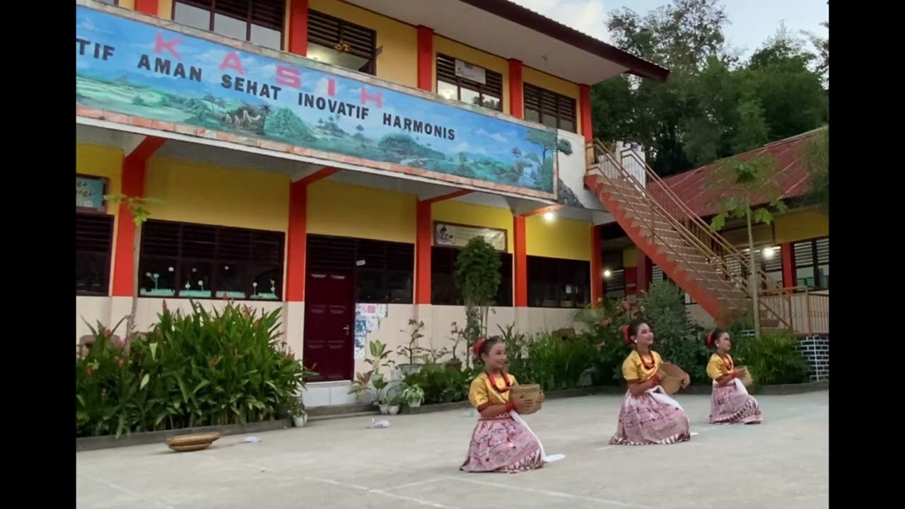 Tarian Pa'gellu' Toraja ( Tari Tomekopi)