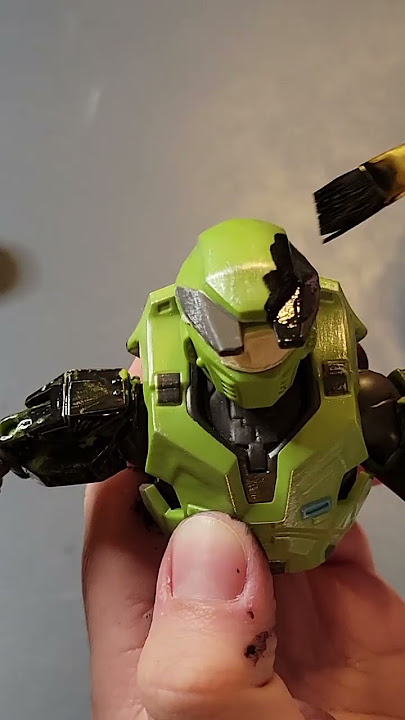 Giving the Jazwares Halo CE Master Chief a black wash