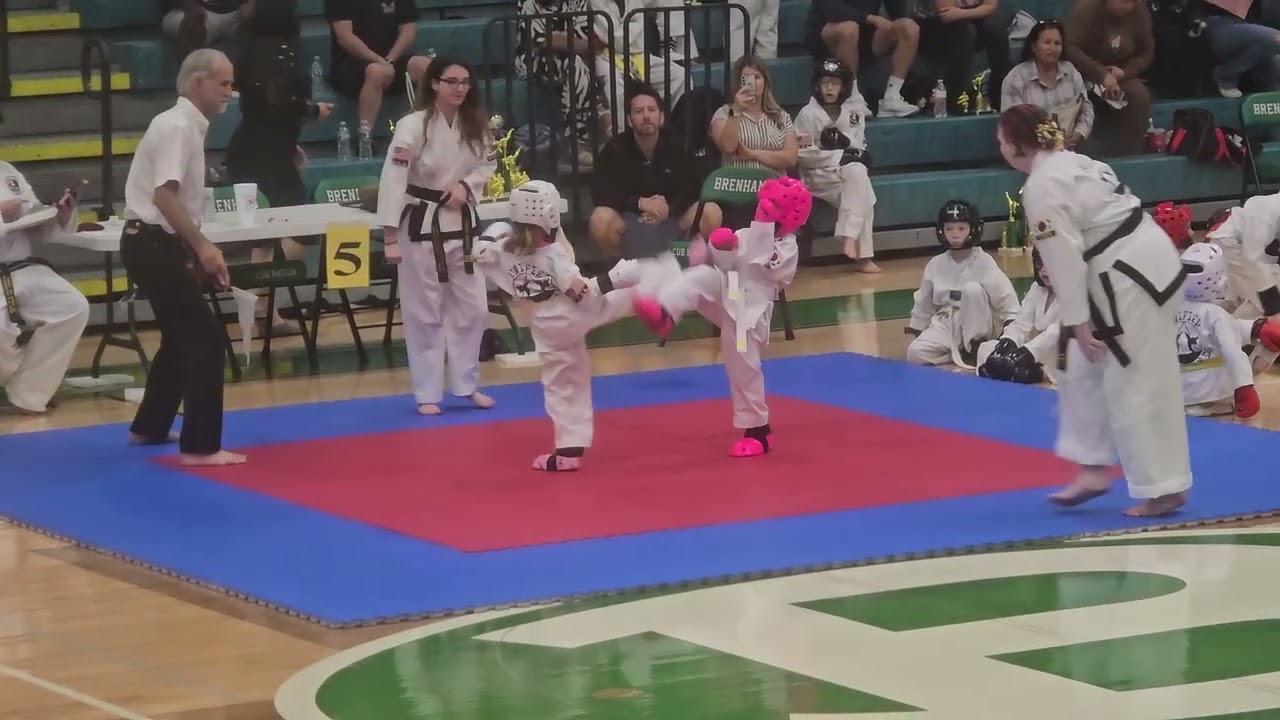 Hattilynn's first fight for 1st place