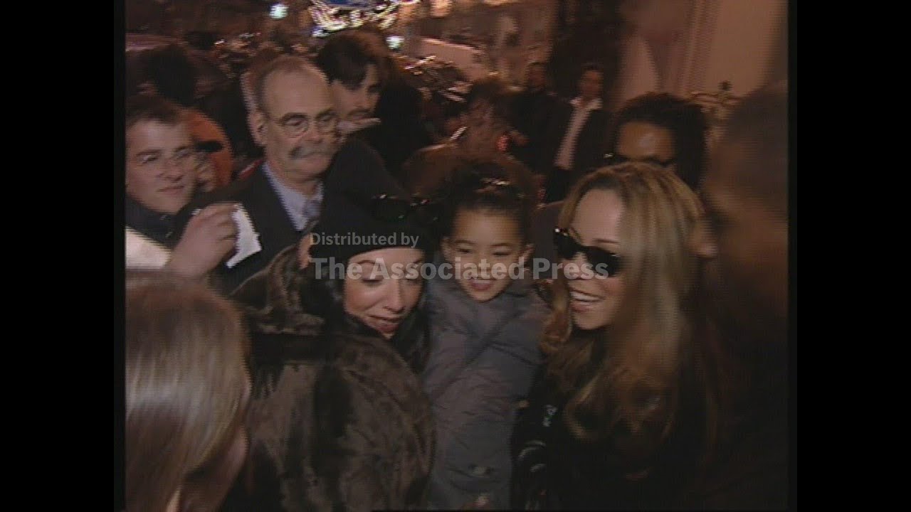 Mariah Carey Leaving Hotel