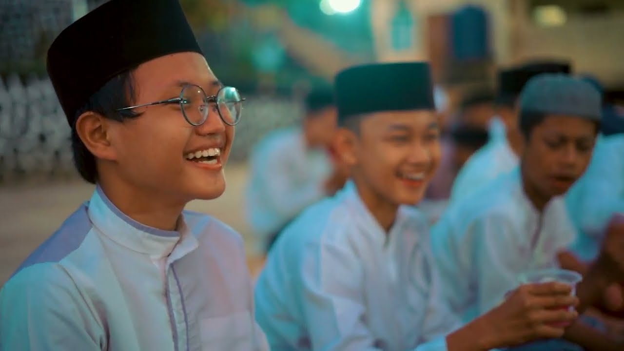 Buka Puasa Bersama Santri Pengahafal Al Qur'an Pesantren Ummul Quro Tasikmalaya