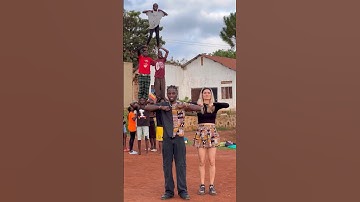 She stood on top of them and joined us😳😨@isabellaafro #trendingshorts #travel #shorts #takitaki