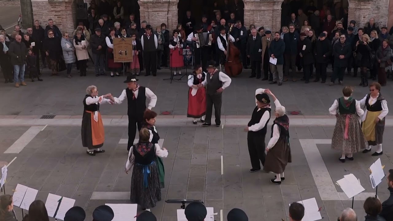 12  La Furlana o Ballo figurato - Gruppo Folcloristico "Santa Lucia" di Bagnarola