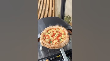 Perfectly baked Margherita in the Ooni Koda 16 at around 430°C 🔥 #shorts