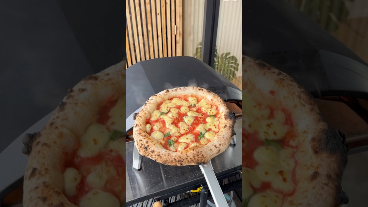 Perfectly baked Margherita in the Ooni Koda 16 at around 430°C 🔥 