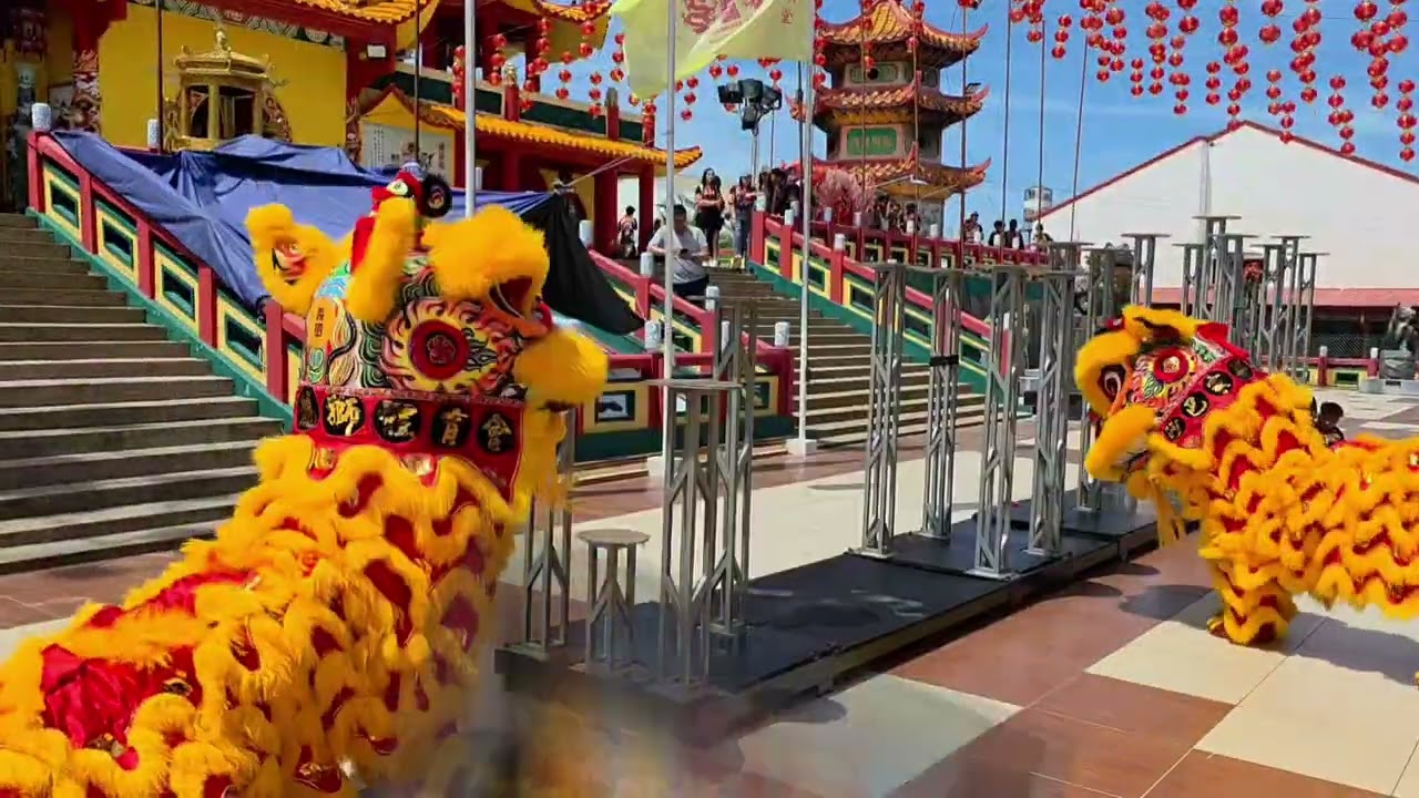 Eye Dotting Ceremony at K.K Buddhist Peak Nam Toong Mission (沙巴家樂龍狮体育会+沙巴亚庇永胜龍狮团）