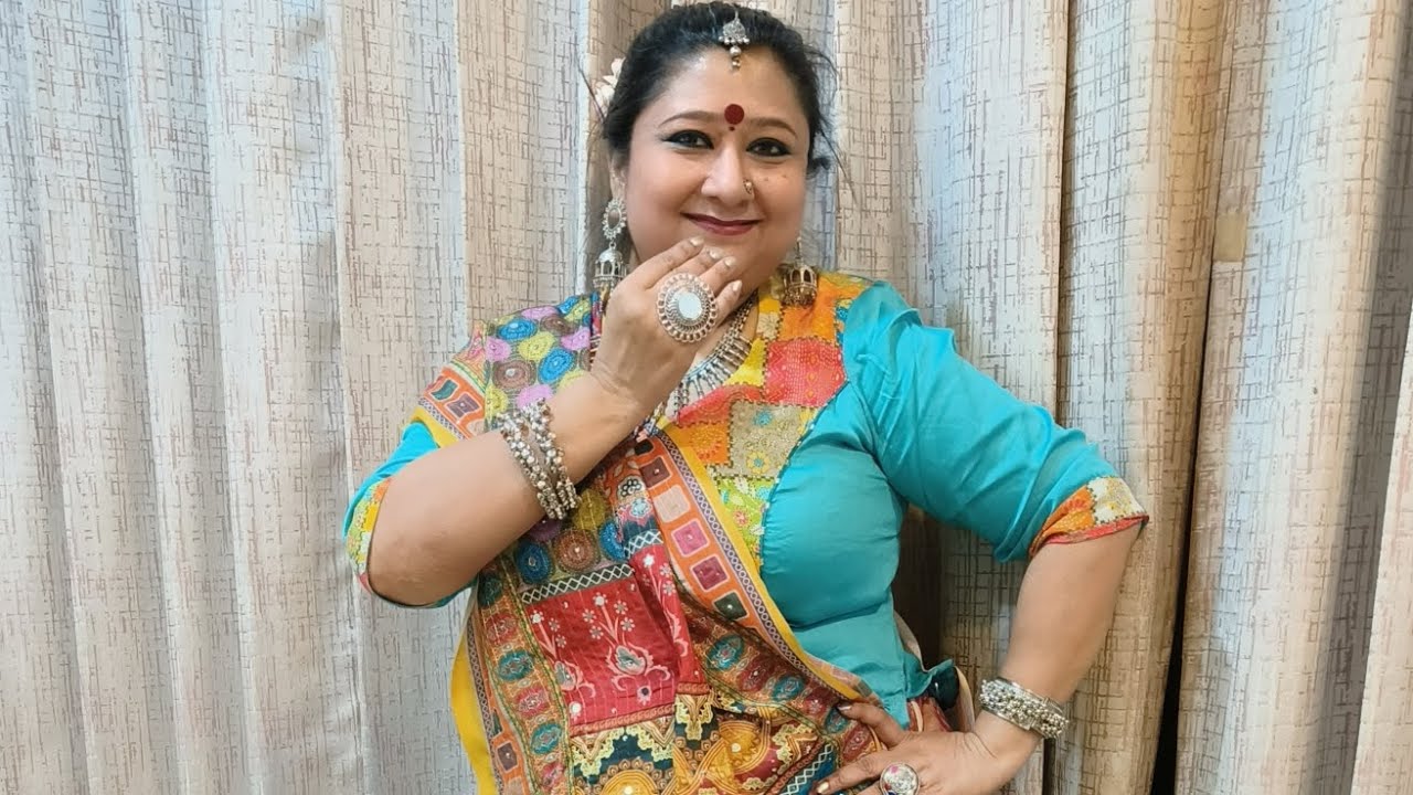 Paan Khaye Saiyaan Hamaro...(a dance cover)
