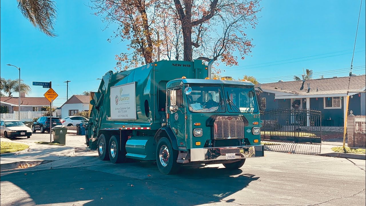 *NEW* LA Rear Loader Collecting Bulk Items! (37477)