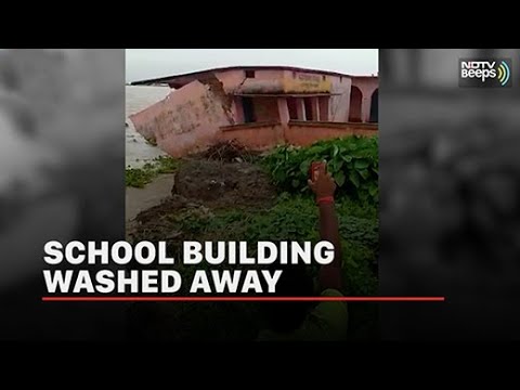 Caught On Camera School Building Washed Away In Bihars Kosi River  NDTV Beeps