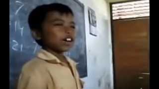 Download Lagu Video Lucu Anak Kecil Nyanyi Garuda Pancasila Dijamin Ngakak ! MP3