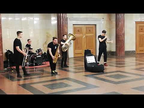 Video: Mračna Strana Moskovskog Metroa - Alternativni Prikaz