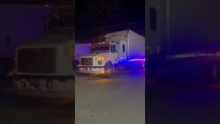 camion un poco modificado bueno