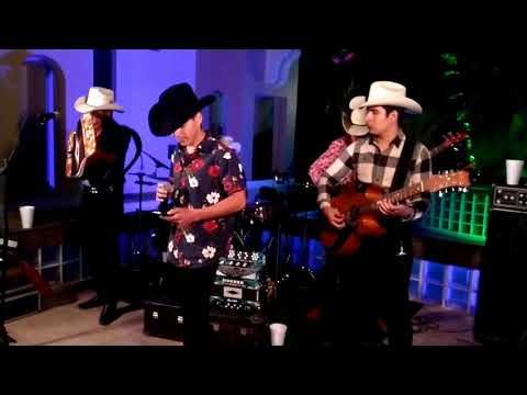 Los Cisneros - El Ángel Del Corrido Y Sus Plebes