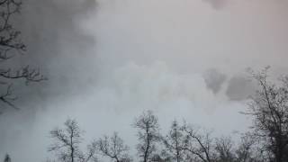Oroville Dam spillway collapse