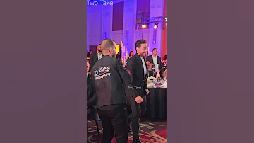 البنت الحنينة رزق ليلي زاهر تصور والدها احمد زاهر اثناء تكريمه 