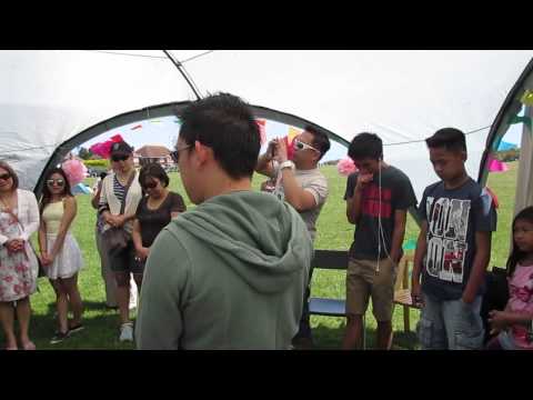 prayer-at-uk-filipino-baby-shower-party