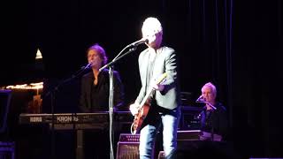 Video voorbeeld van "LINDSEY BUCKINGHAM: 'SURRENDER THE RAIN" Live from Town Hall, NYC 12/4/18"