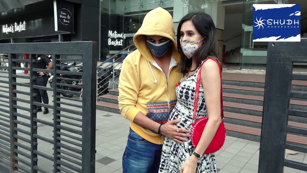 Teejay Sidhu flaunts her baby bump, spotted with husband Karanvir Bohra | Shudh Manoranjan